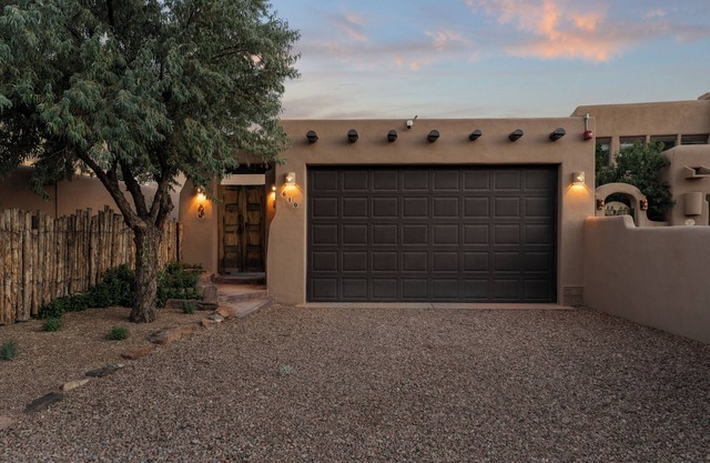 Scenic Santa Fe Downtown Escape