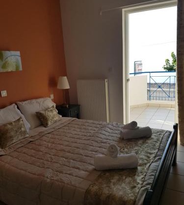 Schinas Apts.