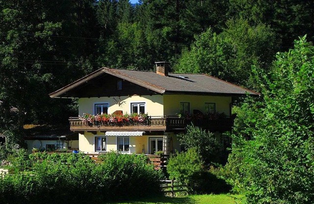 Schmuck, Maria - apartment /2 bedrooms /shower, WC