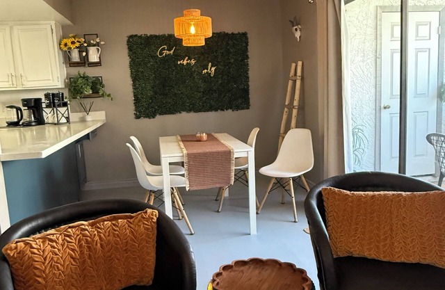 Scottsdale old town condo with pool hot tub