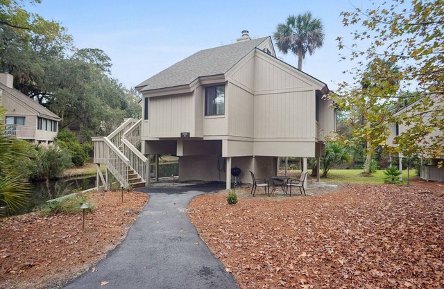 Sea Pines - 3 bedroom 2 bath Cottage with Spectacular Lagoon View