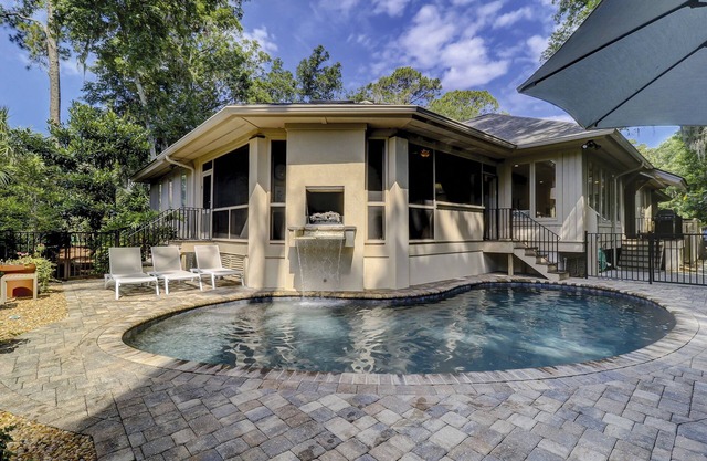 Sea Pines Home w/FREE Pool Heat Seasonally - Four Minute Walk to Beach