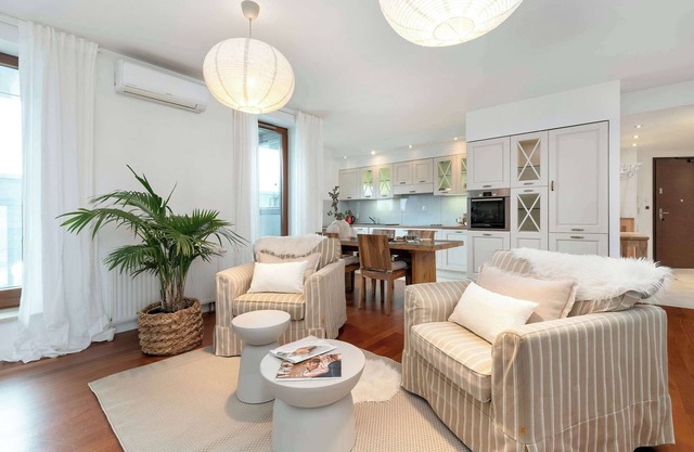 Sea Tower 11 | Gdynia | Luxury Apartment | Parking & Balcony