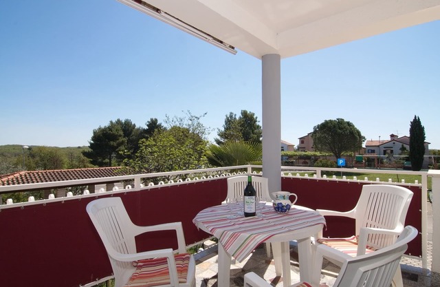 Sea view, 300m to the beach, 3 bedrooms, 2 bathrooms, washing machine/dishwasher