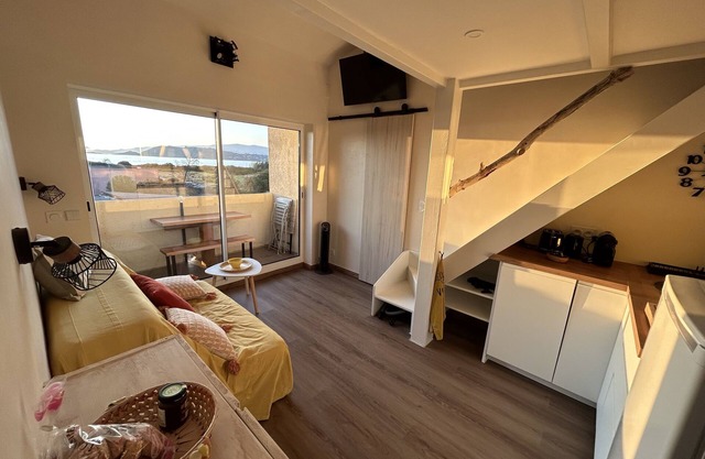 Sea view and access, swimming pool, 25 kms from Ajaccio