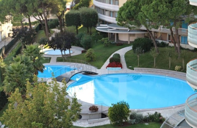 Sea view apartment - 5 minutes from the beach!