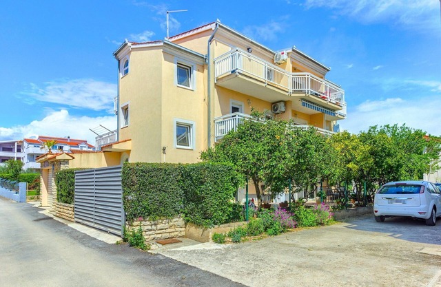Sea-view apartment in Kastel