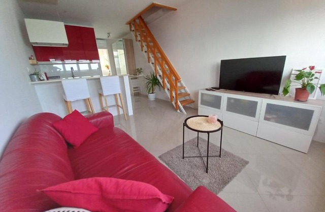 Sea View Apartment - Sunny day