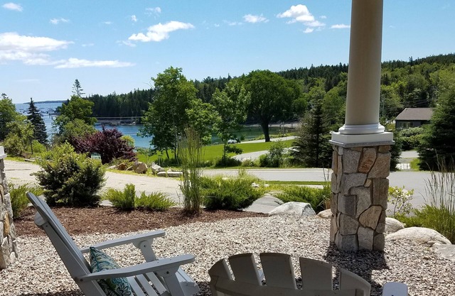 SEA VIEW GORGEOUS LUXURY W/OCEAN VIEWS AND ACCESS OVERLOOKING SOUTHWEST HARBOR