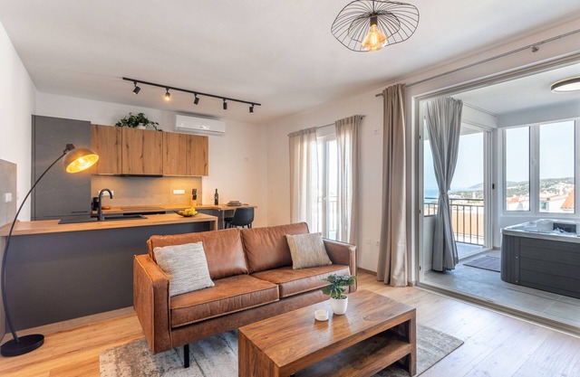 Sea View SPA apartment BEACH 5min