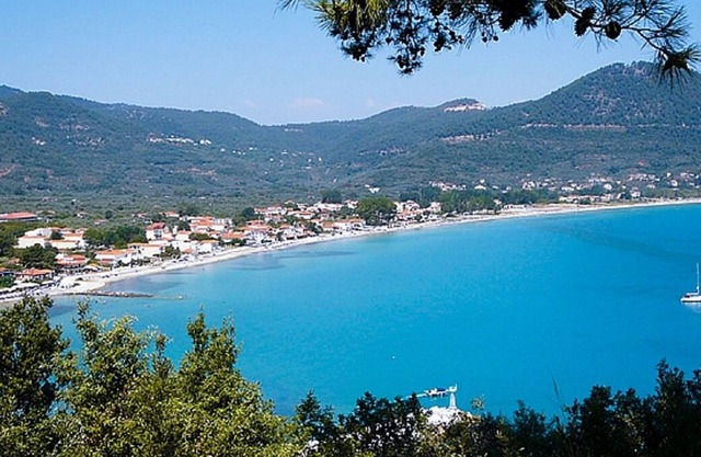 Sea View Studio with A/C, only 300 Meters from the Beach !