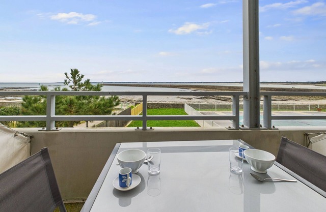 Sea view - Studio for 2 with swimming pool