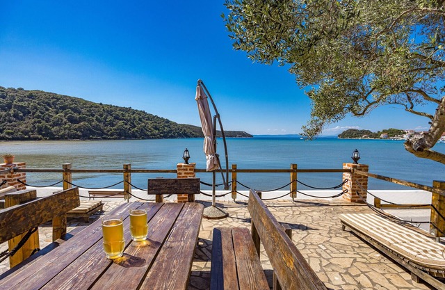 Sea View Summer Paradise - Emily 2