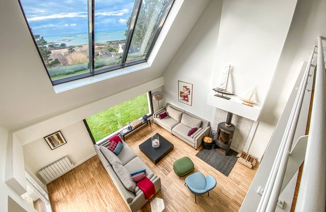 Sea view villa, 10 minutes from the beach