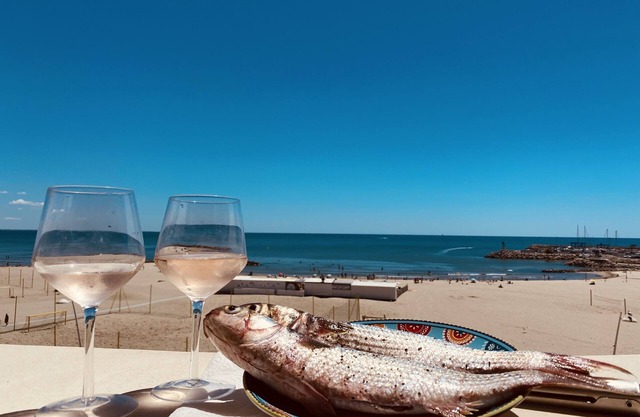 SEA VIEW, walk-through apartment, air-conditioned