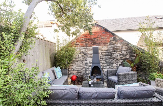 SEAFORTH, pet friendly, country holiday cottage in Swanage