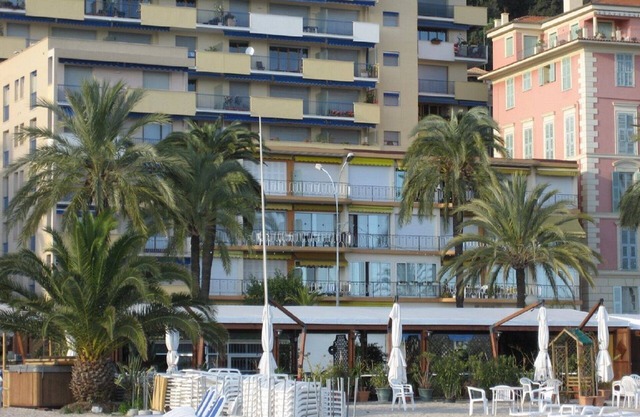 Seafront apartment, with see view, near the historic center and shops