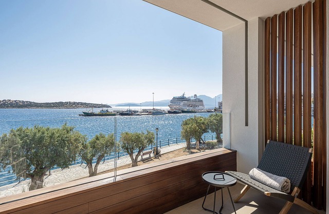 Seannamon Luxury Suite 3 - steps from the beach