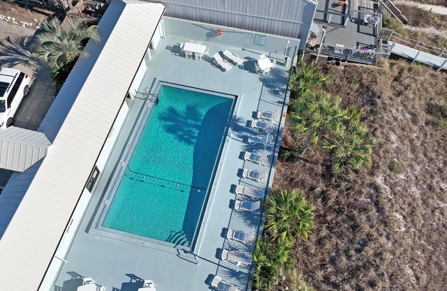 Seashore - Beautiful West End Townhome