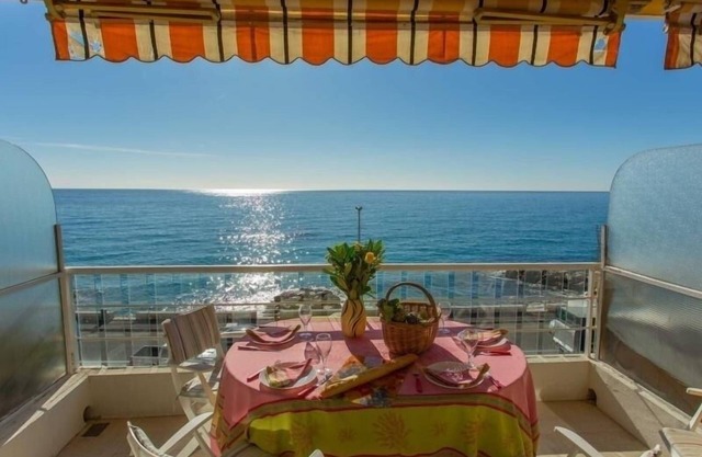 Seaside 2BR Apartment with Terrace, Pool & Garage in Menton