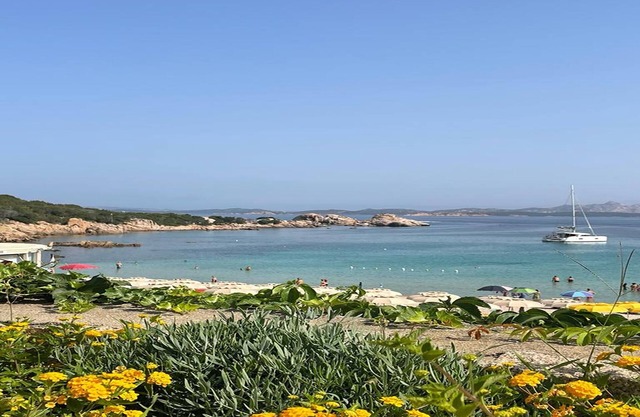 Seaside Apartment Baja Sardinia - 6pl August - 150 m from smeraldo beach !