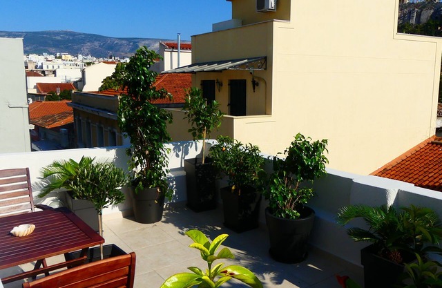 Seaside Athenian Riviera Apartment