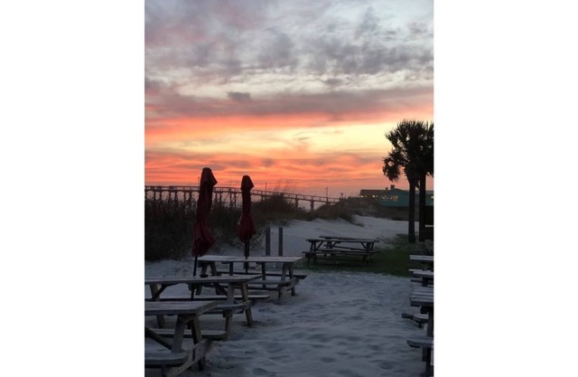 SeaSide Cottage! Watch the Waves Roll in! Over 60, 5 Star Reviews!⭐️⭐️⭐️⭐️⭐️