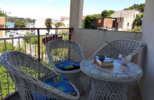 Seaside holiday house Mali Iž, Iž (K-17536)