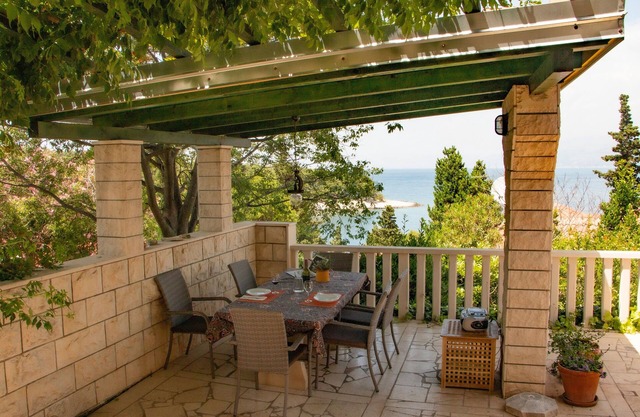 Seaside holiday house Splitska, Brač (K-5668)