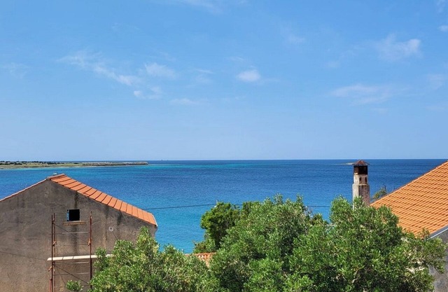 Seaside holiday house Unešić - Unije, Lošinj (K-8045)