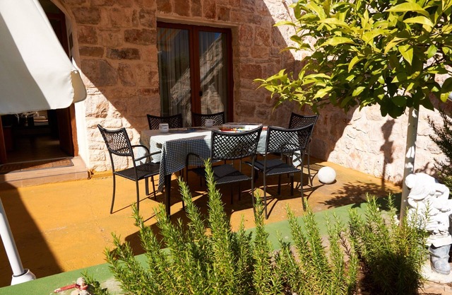 Seaside house for families with children Krapanj, Šibenik (K-24166)