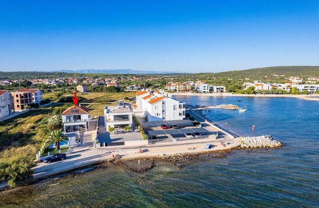 Seaside luxury villa with a swimming pool Sukošan, Zadar (K-22250)