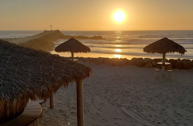 Seaside Salina ~ Beachfront Paradise! (It's just nicer!)