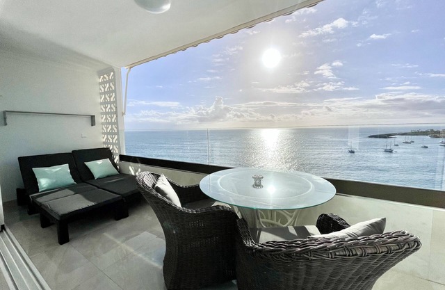 Seaside Serenity: Luxury with a Gourmet Twist