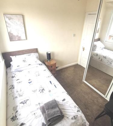 Seaside single room shared bathroom