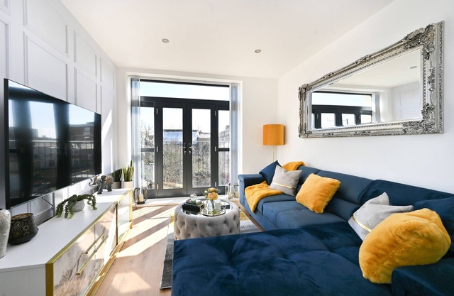 ✔Seaside Stay✔100Mbps✔Royal Harbour Marina✔Beach✔2BR Exec Apt✔Sleeps 6