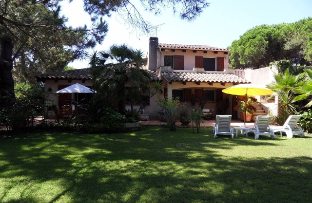 SEASIDE VILLA, TERRACE AND GARDEN IN PINEDE PROMOTION JULY AUGUST 200€