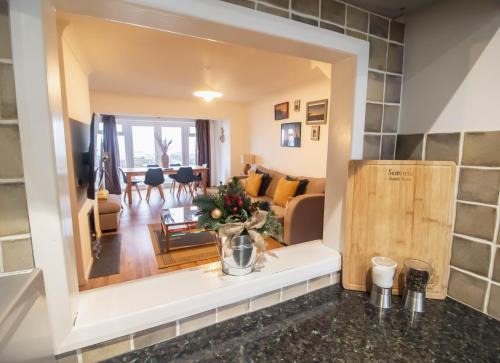 Seaview Beach house stones throws from the sea By Air Premier