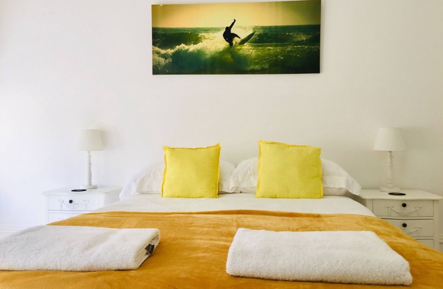 Seaview Brighton Apartment. 100m from beach , cafa’s ,bars, restaurants