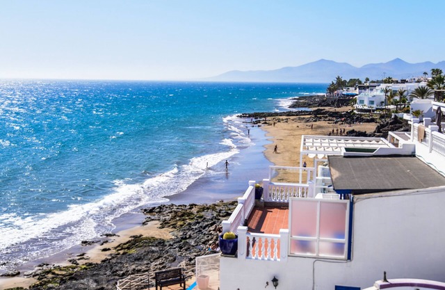 Seaview Coastal Home on front line with amazing sea views and large terrace