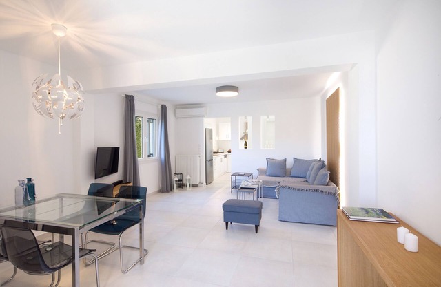 Seaview Luxurious Apartment near Corfu Town