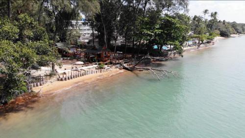 Seawood Beachfront Villas