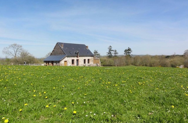 Secluded cottage with fireplace, private garden, 5 bedrooms