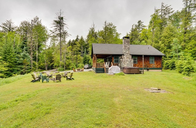 Secluded Elka Park Cabin: Hot Tub & Fire Pit!