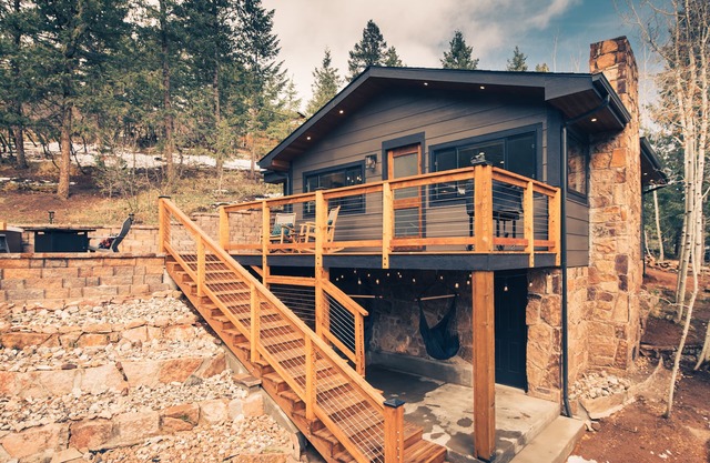 Secluded Luxury Cabin w/Hot Tub, Hiking & Hammocks