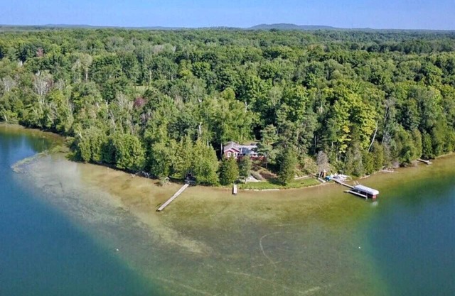Secluded Lake Ann Cottage. Near Interlochen, Sleeping Bear, Traverse City