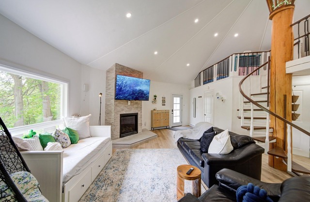 Secluded Lake Retreat | Starlink | Night Sky Views