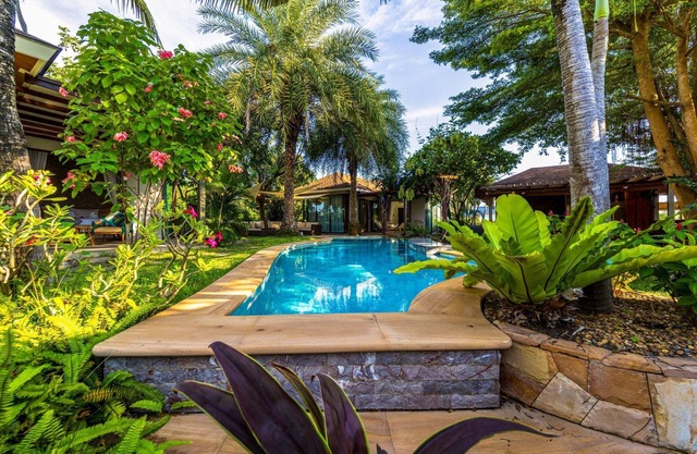 Secluded Oasis for Family and Friends (BM5)