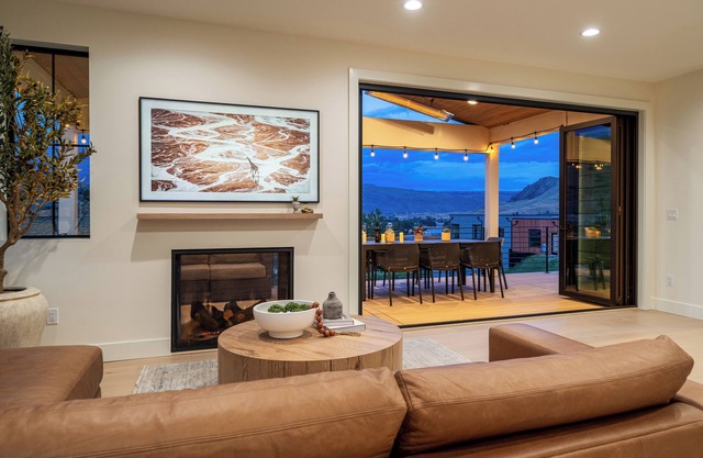 Second Wind #390: 6 BR, 4.5 BA House in Chelan, Sleeps 14