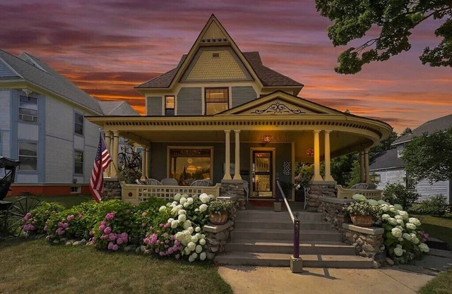 Secrets on Main Bed & Breakfast